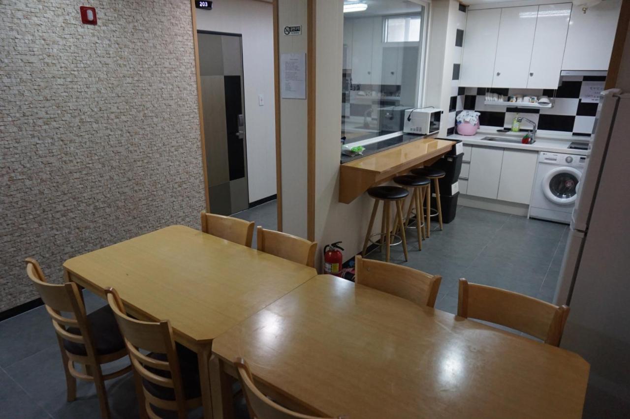 Seogwipo Dongwon Hotel Екстериор снимка